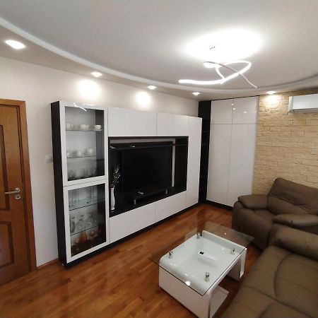 Апартамент Лукс Царевец-Център Veliko Tŭrnovo Exterior foto