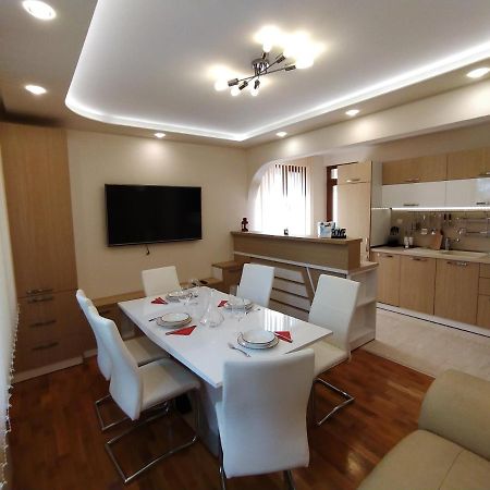 Апартамент Лукс Царевец-Център Veliko Tŭrnovo Exterior foto